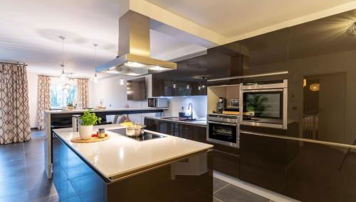 Luxus am Park Altstadt-Barrierefrei-Parkplatz - Photo 4, stove, dishwasher, toaster, minibar