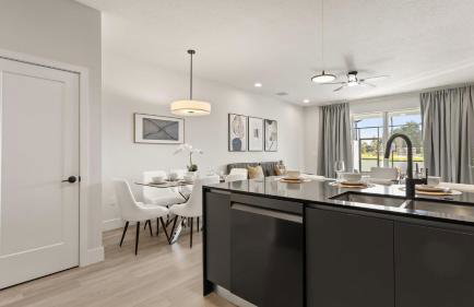 Stunning Townhome with Private Pool & Games Room - Foto 16