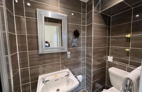 Flora in ApartNest Auchterarder - Photo 13