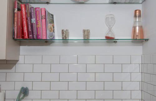 Spacious 2BR Flat Near Camden & Kings Cross Tube - Pass the Keys - Foto 18