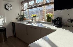 Horsham 3 Bed House With Garden - Photo 22