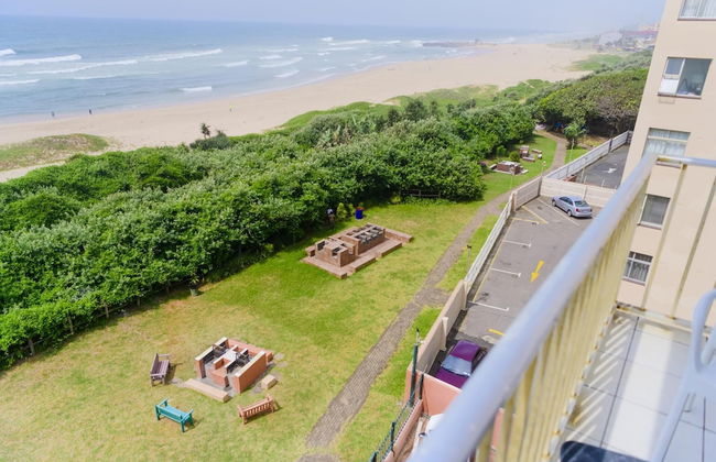 Escape to Paradise at in Amanzimtoti - Photo 21