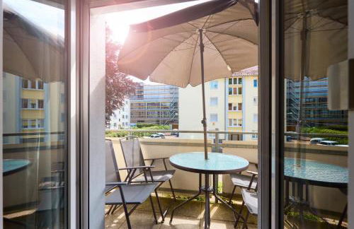 Praktisch&Zentral für Gruppen und Firmen-3 Schlafzimmer- 6 Personen-Parkplatz-Balkon-Stadtmitte-schnelles WLAN - Foto 28