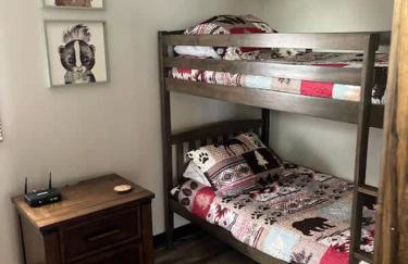 Rock Lodge Complete with Covered Parking - Foto 24