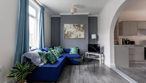 3 Bed House - Sleeps 6 - Parking - Wifi - Foto 1, stove, minibar