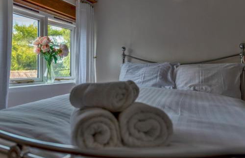 Charming 17th Cent Secluded Country Cottage Garden - Pass the Keys - Photo 22