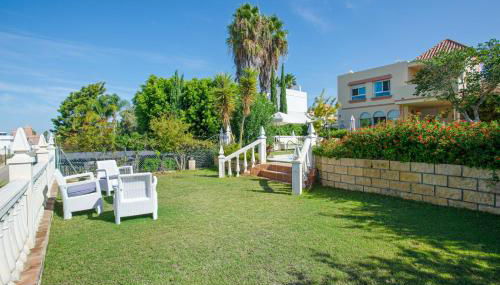 Charming villa in Sanlúcar de Barrameda with private pool - Photo 5, Garden