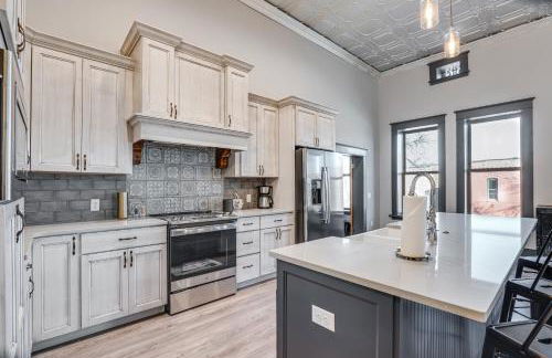 Florence Vacation Rental with Rooftop Deck! - Photo 8