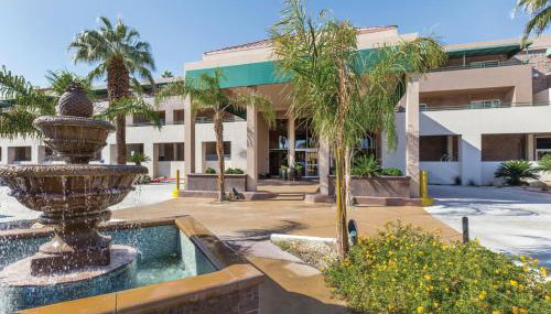 See Palm Springs and relax in this 1BD condo with resort amenities including pool or hot tub - Foto 2