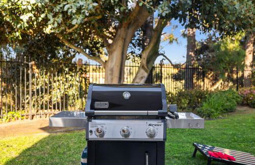 Oceanview Luxe Retreat with Rooftop - Foto 26