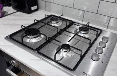 Modern 4 Bedroom House Sleeps 10 Free Parking Liverpool - Foto 14