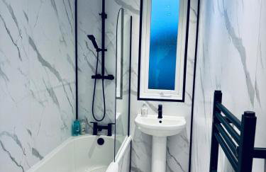 Modern 2 bedroom House With Loft Conversion - Foto 4