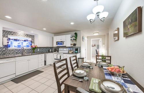 Family-Friendly Cottage with Playground in Centralia - Photo 10