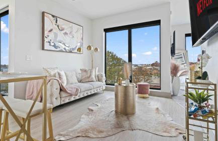 NEW! ChateauOasis PenthouseViews KingBed - Foto 10