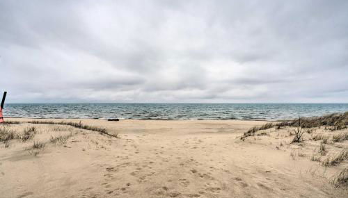 Immaculate Family Townhome - Walk to Beach! - Foto 3