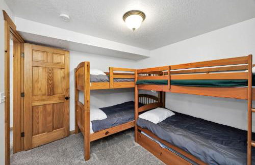 Country Bear Cabin at Bear Lake - Photo 27