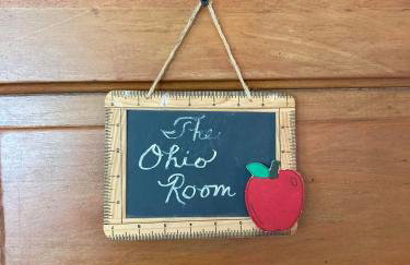 ENTIRE Big Home Close To Events - 2 Family Rooms - Kid Friendly - Private Patio & Firepit - Foto 25