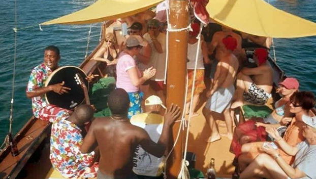 Profitez de la musique de Maurice sur le bateau pirate