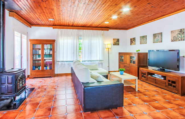 5 bedroom House in Castelló d'Empúries with private pool and garden - Photo 3