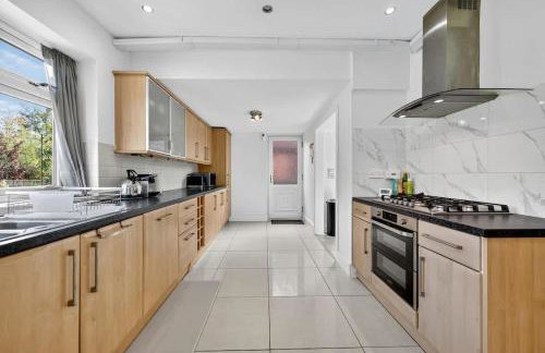 City SuperHost Lovely 3 bed Wythenshawe Home - Foto 3