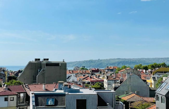 Varna Top Center Luxury One-bedroom Apartment - Photo 21