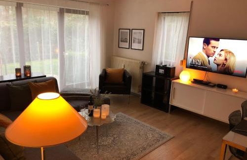 Ferienwohnung-Kapitaen-Hook-mit-Sonnenterrasse-Garten-zwischen-Strand-Wald-Wiese-auf-Ruegen - Foto 7