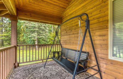 Iron Mountain - Spacious Secluded Lodge with Hot Tub & Game Room - Photo 35