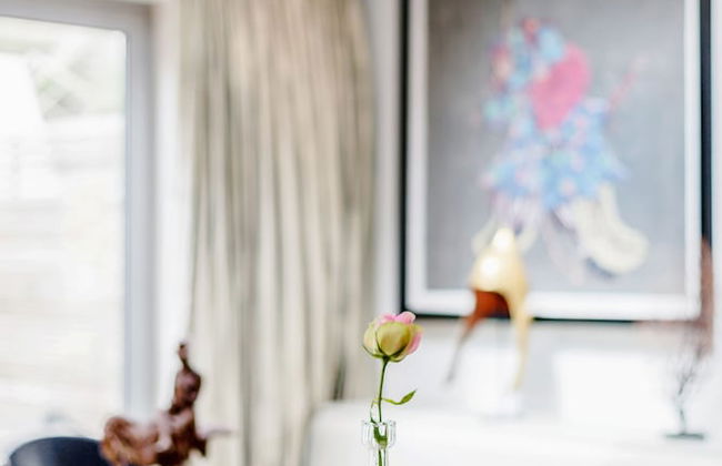 Exquisite Designers Abode - Photo 36