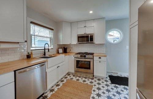 Walk to Beach Lake Michigan Getaway! - Foto 7