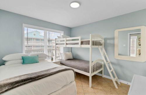 3BR Condo Gulf Views with Pool, Boat Launch and Dock - Photo 13