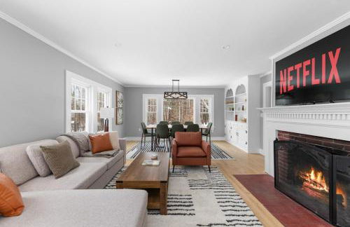 NEW l Modern Comfort wHOT TUB l NH Lakes Region - Foto 8