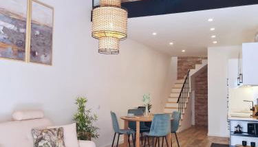 CASA OFICINA - Praia & Centro (300m) - WiFi - AC - Foto 5