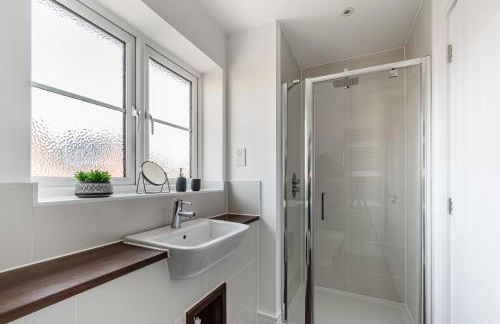 4 Bed, 3 Bath in Colchester - Business, Contractor and Leisure - Singles or Superkings - Disc0unts - Foto 32