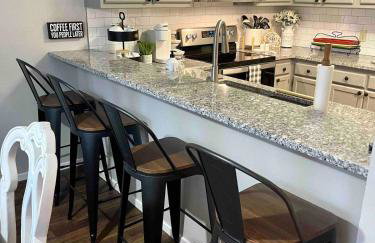 Beechside Breeze Luxury Condo with Pool Hot tub - Foto 45