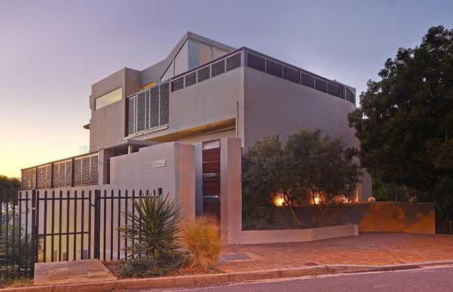 Sea View 3bed Apt w Pool Near Beaches Glen Sunsets - Foto 26