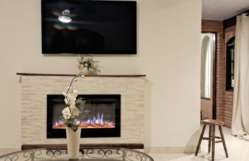 Casa Show - Hospedagem e Day use para grupos - com piscina aquecida - Foto 14