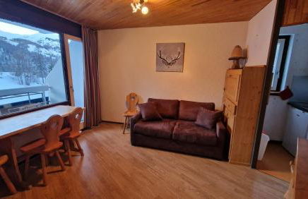 "Miramonte" appartement avec terrasse vue montagne et parking privatif sous-sol, à proximité immédiate des pistes, cœur de Vars les Claux, secteur point show avec commodités et piscine chauffée de plein air - Foto 3