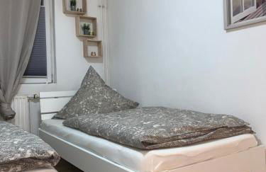 Holiday Home Cologne with Balkon - near KölnMesse - temporary living- - Foto 9