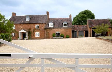 Beecham Farmhouse - Photo 1