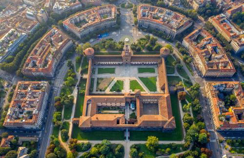 [Navigli - Center] Modern Suite, Fast Wi-Fi & Tram - Foto 16