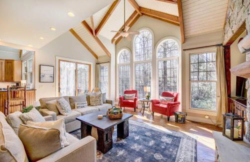 Lake Access and On-Site Creek Lake Toxaway Home! - Foto 1