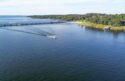 Flint Palestine Lakefront Retreat Firepit BBQ - Foto 1