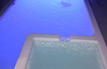 casa ampla com 3 quartos e piscina com hidromassagem - Foto 2