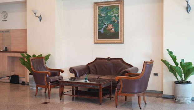 Coin salon dans le hall