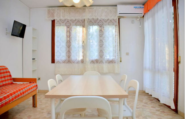 Wonderful Villa With Private Garden - Foto 16