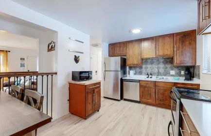 Spacious Arvada Family Home with King Beds and Office - Foto 10