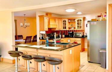 Scenic Views & River Access, Cozy River Home - Foto 17