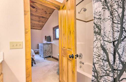 Mountain Cabin with Fire Pit, Walk to Golf and Fishing - Foto 16