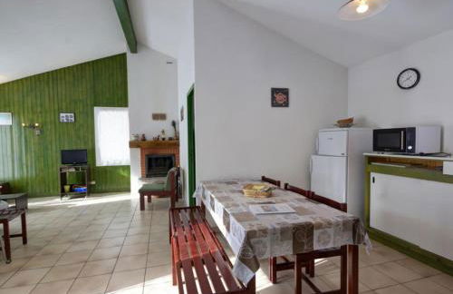 Chalet confortable avec cheminée et jardin, animaux acceptés - FR-1-496-164 - Foto 4