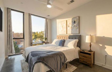 Chic Downtown Condo Steps from UIowa & Nightlife - Foto 2